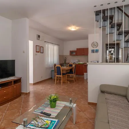 2 Bedroom Beautiful In *