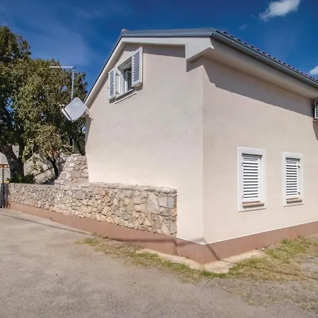 2 Bedroom Beautiful In *